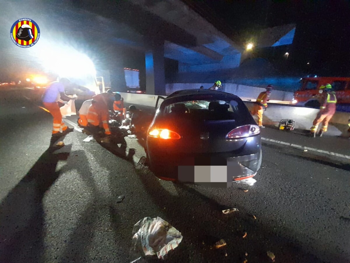 Muere Una Persona En Un Accidente Entre Un Coche Y Un Cami N En La A