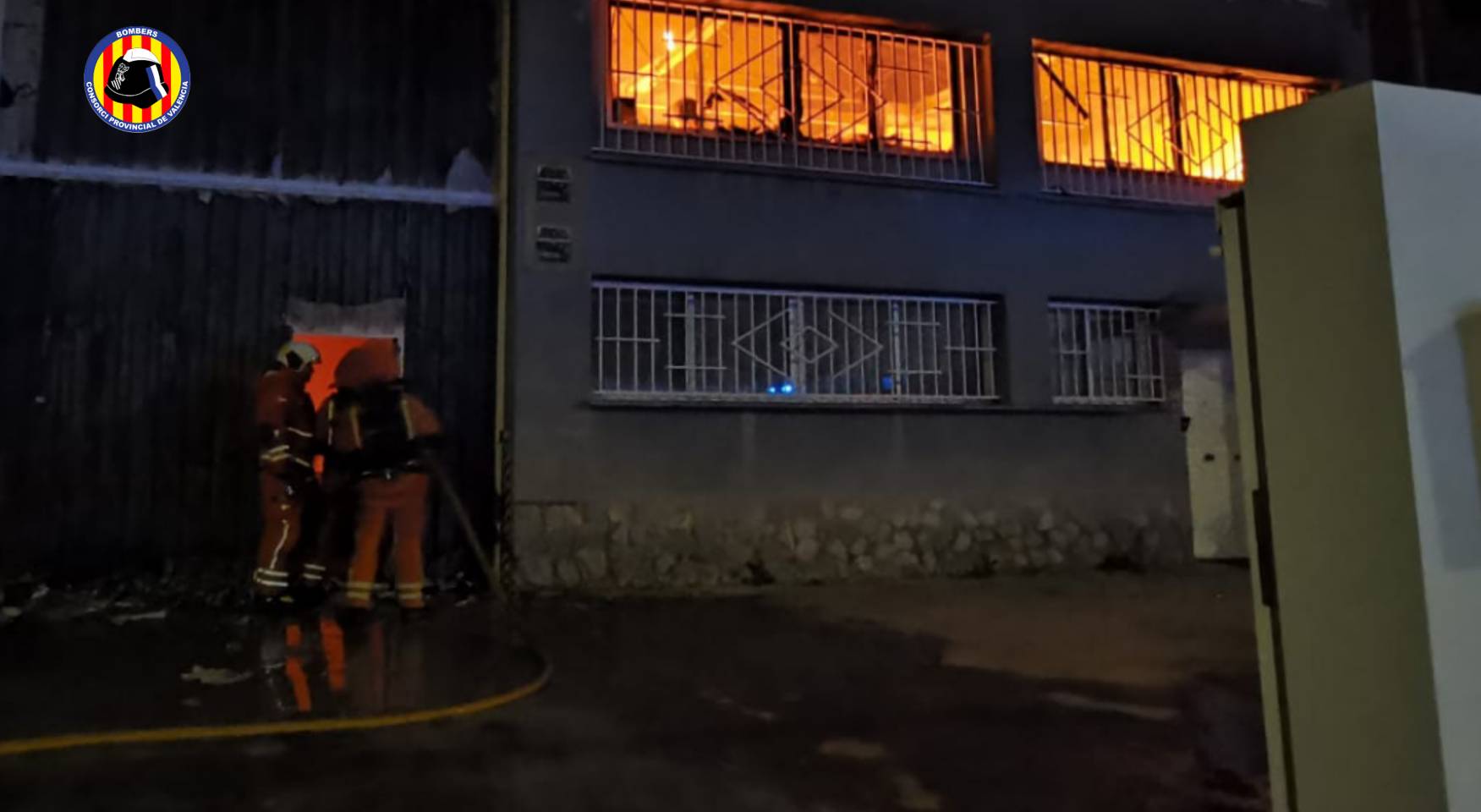 Se Declara Un Incendio En Una Fábrica Inactiva En El Polígono Virgen De ...