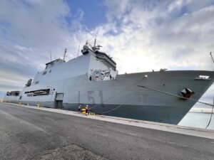 El Buque 'Galicia' De La Armada Llega Al Puerto De València Para Ayudar ...